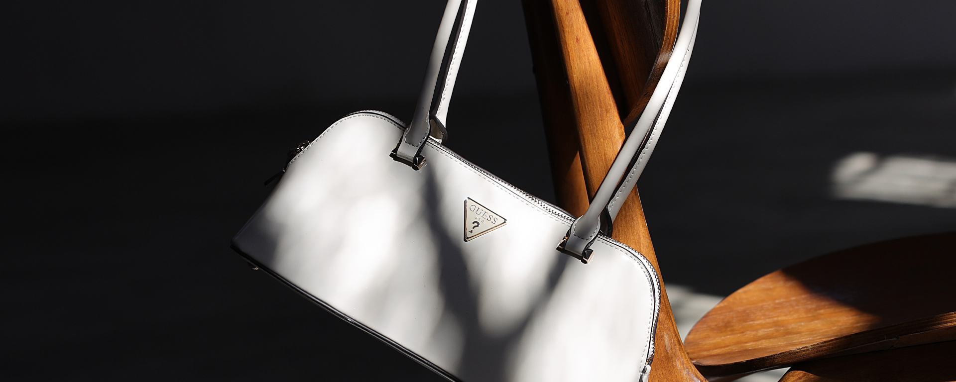 Borsa Guess a spalla bianca