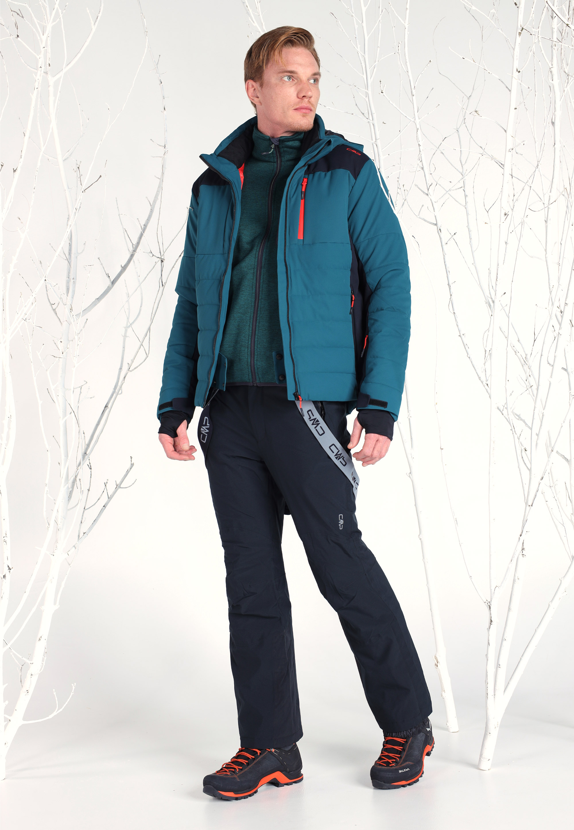 Look uomo con scarponi da montagna