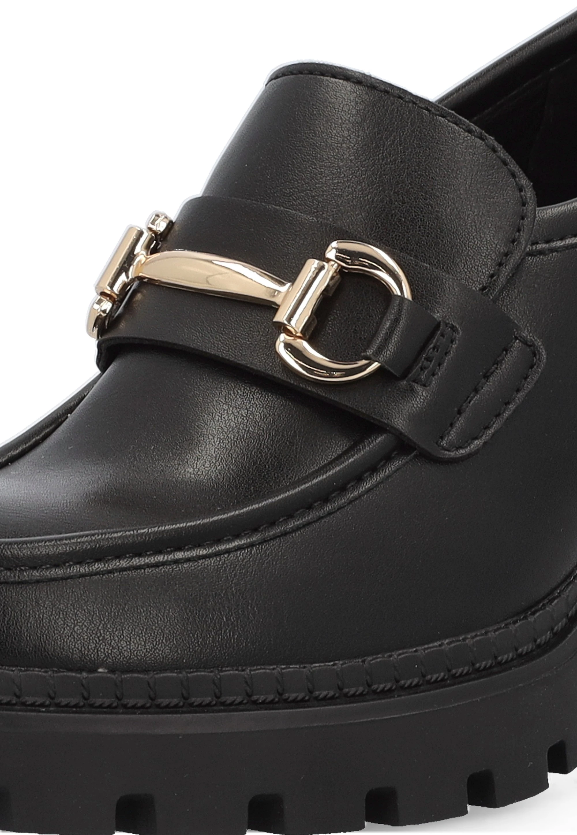 Mocassino Donna XTI In Vernice Nera, Tacco 4 Cm, Suola Dentata Antiscivolo, Modello Vegano